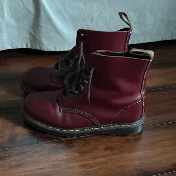 Dr. Martens Men's Burgundy Boots - Picture 3 of 11